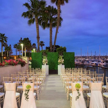 Hilton San Diego Airport/Harbor Island Exterior photo