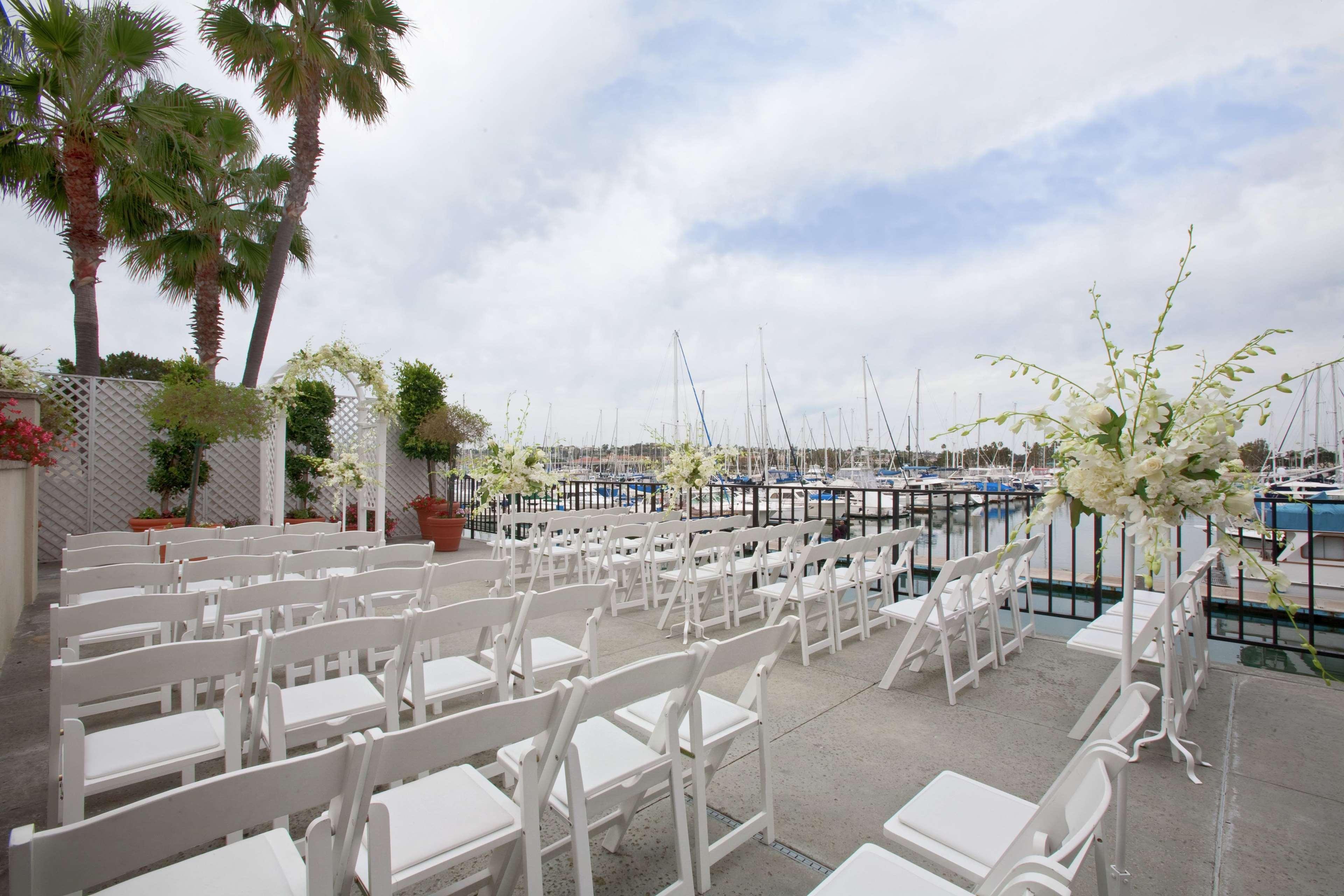 Hilton San Diego Airport/Harbor Island Exterior photo