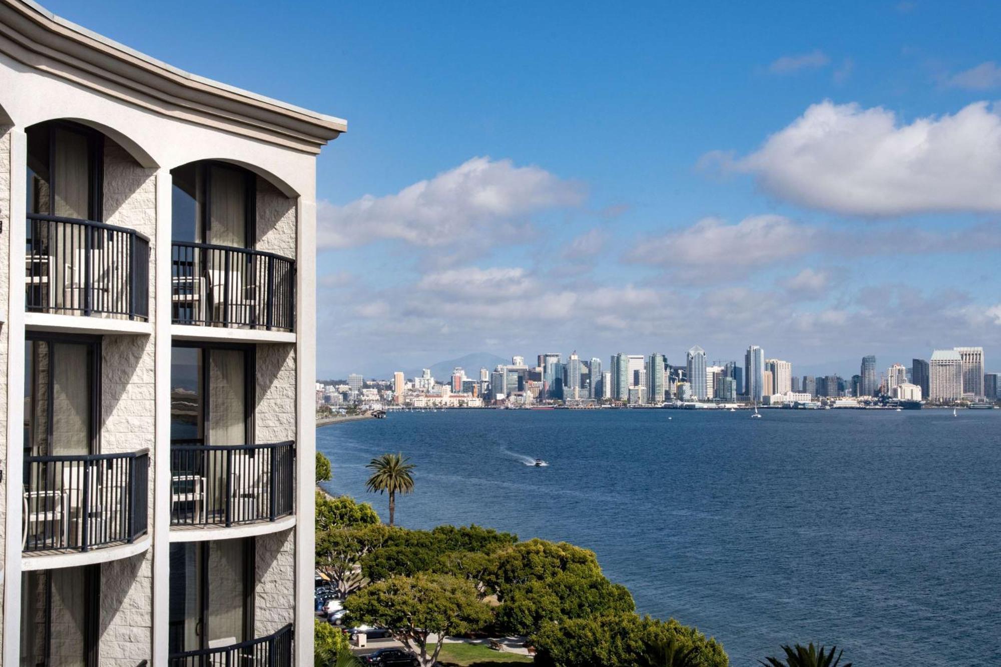 Hilton San Diego Airport/Harbor Island Exterior photo